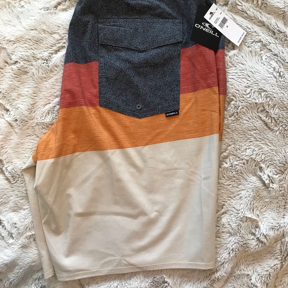 O’Neill Board Shorts - Picture 3 of 3